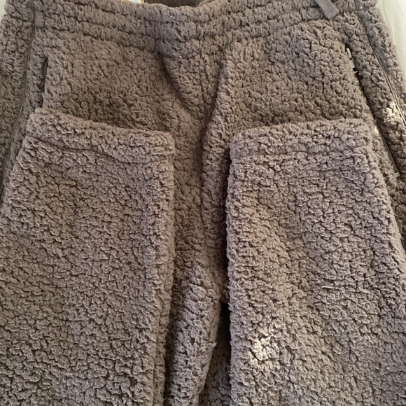 NWT SKIMS Teddy Jogger - Picture 7 of 8